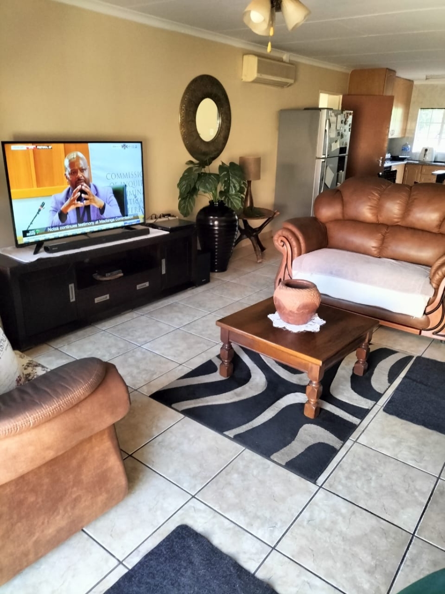 3 Bedroom Property for Sale in Miederpark North West